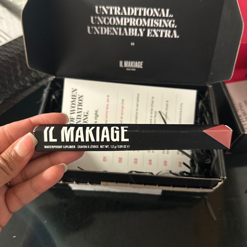 IL MAKIAGE Waterproof Lipliner